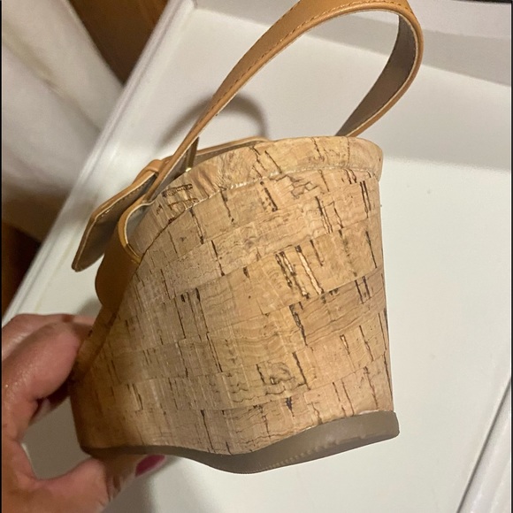 NWOT Women’s platform sandals - Picture 7 of 7